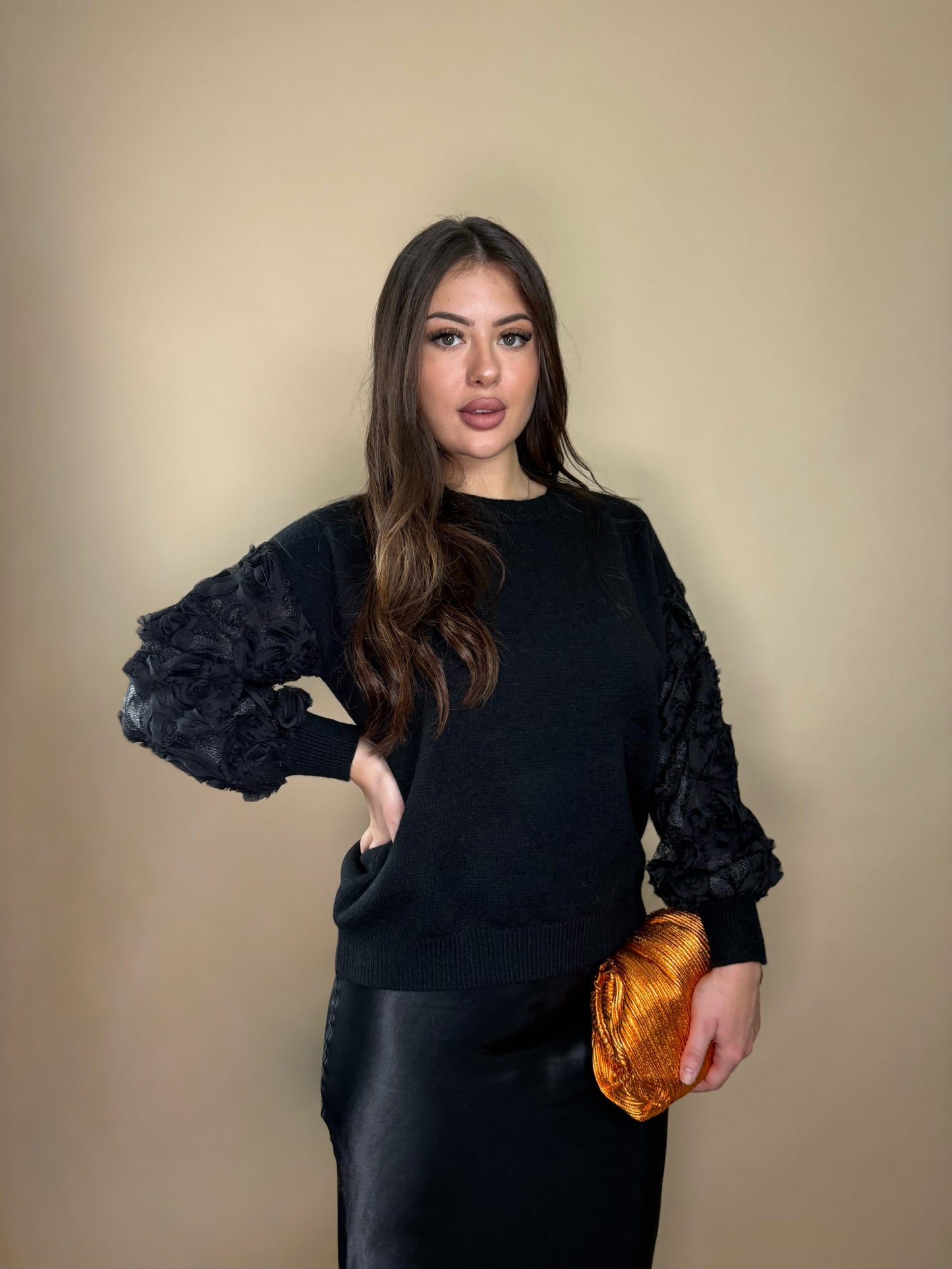 Pull Noir “Velvet Bloom”